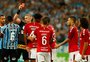Colorados exaltam atuação do Inter no Gre-Nal mesmo com um jogador a menos
