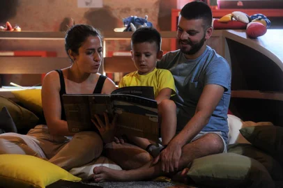  CAXIAS DO SUL, RS, BRASIL, 15/03/2019 - Ricardo e Cassiana Dini são pais do pequeno Yohan, de 04 anos. Eles foram uns dos primeiros sócios do clube de leitura Quindim. (Marcelo Casagrande/Agência RBS)