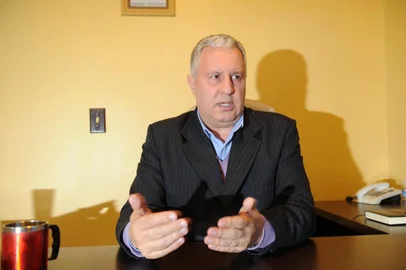  CAXIAS DO SUL, RS, BRASIL, 14/09/2016. Entrevista com candidato a vice-prefeito pelo PCdoB, Paulo Freitas. (Diogo Sallaberry/Agência RBS)
