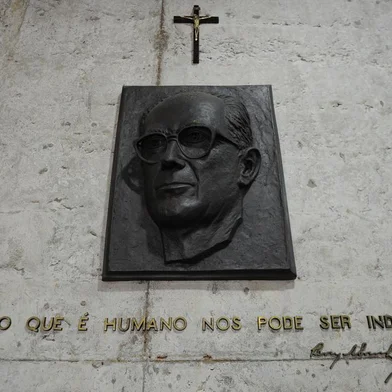  CAXIAS DO SUL, RS, BRASIL 19/03/2019entrada da Casa da Cultura, busto do Percy Vargas de Abreu e Lima. Foi colocado um crucifixo acima da obra. (Felipe Nyland/Agência RBS)