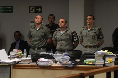  CAXIAS DO SUL, RS, BRASIL, 19/03/2019 - Começou nesta terça-feira o segundo dia do julgamento dos policiais militares Emerson Luciano Tomazoni, Gabriel Modesti Ceconi e Devilson Enedir Soares. Eles são acusados de homicídio com uma qualificadora (motivo torpe) e outros quatro crimes chamados de conexos, ou seja, relacionados ao fato. (Marcelo Casagrande/Agência RBS)