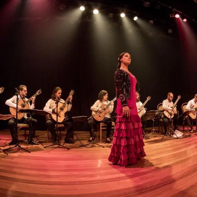 Espetáculo Carmen e os Violões