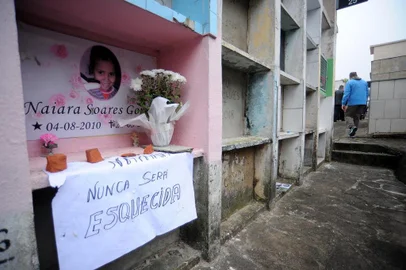  CAXIAS DO SUL, RS, BRASIL 20/03/2019Túmulo de Naiara Soares Gomes, no Cemitério Público Municipal. (Felipe Nyland/Agência RBS)