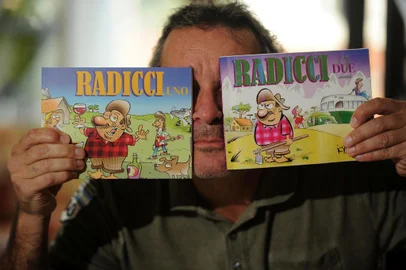  CAXIAS DO SUL, RS, BRASIL 22/03/2019Carlos Henrique Iotti lança dois novos livros do personagem Radicci. (Felipe Nyland/Agência RBS)