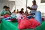 Tricotando Esperança confecciona agasalhos para crianças pobres