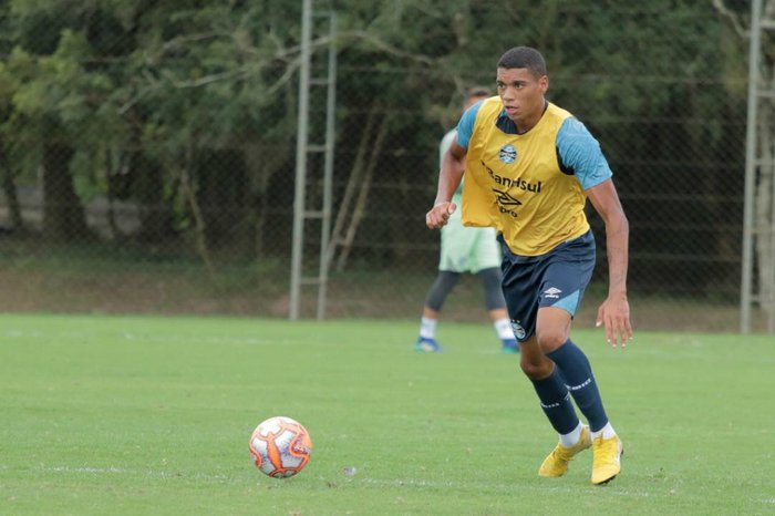 Ruan fala sobre primeiro ano no profissional do Grêmio: Realização de um sonho