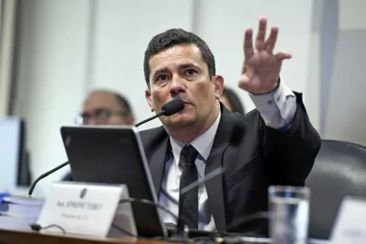 Comissão de Constituição, Justiça e Cidadania (CCJ) realiza audiência pública interativa para prestar informações e esclarecimentos a respeito do pacote anticrime e da atuação do Ministério da Justiça e Segurança Pública, apresentar e discutir as diretrizes e prioridades da pasta. À mesa, ministro de Estado da Justiça e Segurança Pública, Sergio Moro. Foto: Geraldo Magela/Agência Senado