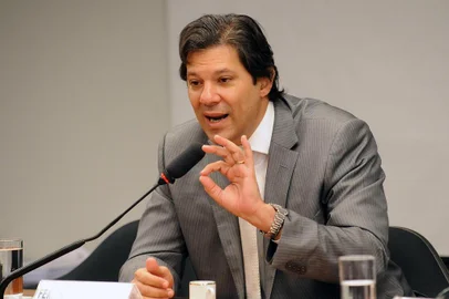 O ministro da Educação, Fernando Haddad, fala sobre as falhas na execução do Exame Nacional de Ensino Médio (Enem), na Comissão de Educação da Câmara