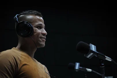  CAXIAS DO SUL, RS, BRASIL (29/03/2019)Show dos Esportes edição Gaúcha Serra com apresentação de Eduardo Costa e Renan Silveira. Convidado atacante do SER Caxias Eliomar. (Antonio Valiente/Agência RBS)