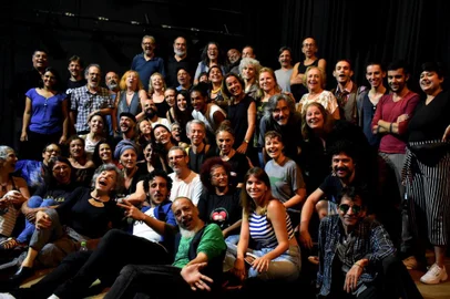 Divulgação do movimento MOVE, dos artistas de artes cênicas de Porto Alegre.