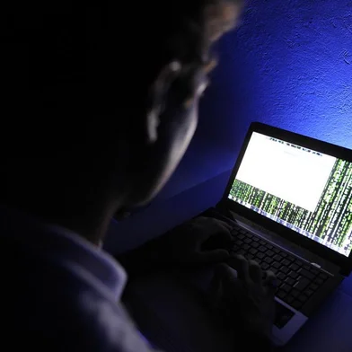  Programador que não quis se identificar explica a invasão feita por hacker no site da empresa de ônibus da Transol em Florianópolis.Indexador:                                 
