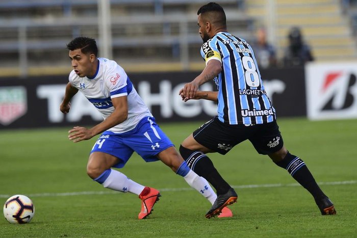 Antes da estreia no Grêmio, Pinares disputa titularidade na seleção do Chile
