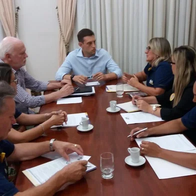 Sindicato dos Servidores Públicos Municipais de Bento Gonçalves , Sindiserp , audiência , reivindicações , Guilherme Pasin , Ivan Toniazzi , secretário de Finanças
