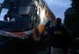 Duas pessoas morrem após ônibus tombar na BR-116, no Sul