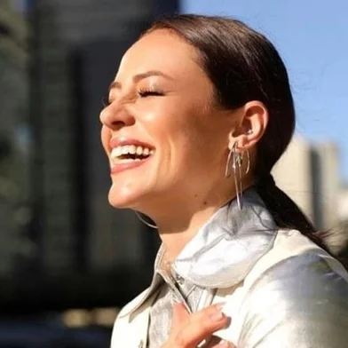 Paolla Oliveira comemora aniversário de 37 anos