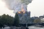  Smokes ascends as flames rise during a fire at the landmark Notre-Dame Cathedral in central Paris on April 15, 2019 afternoon, potentially involving renovation works being carried out at the site, the fire service said. (Photo by FRANCOIS GUILLOT / AFP)Editoria: DISLocal: ParisIndexador: FRANCOIS GUILLOTSecao: fireFonte: AFPFotógrafo: STF