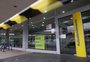 Grupo armado rende funcionários de banco e leva dinheiro do cofre em Porto Alegre