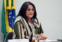 Damares Alves diz que, na concepção cristã, a mulher é "submissa ao homem no casamento"