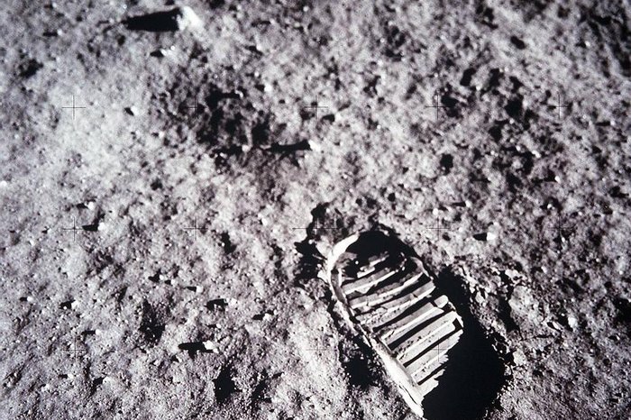 Resultado de imagem para fotos homem lua