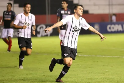 Libertad venceu o River Plate-PAR pelo Campeonato Paraguaio, antes de receber o Grêmio na Libertadores
