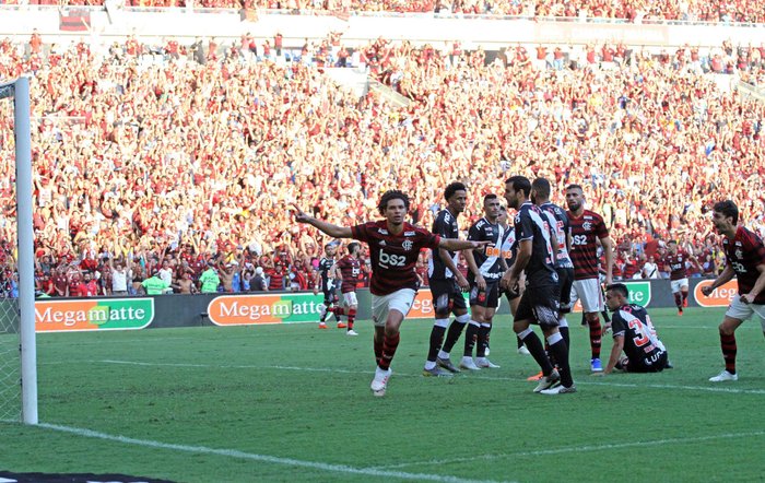 Isla se reapresenta ao Flamengo, mas não deve enfrentar o Vasco - Futebol -  R7 Campeonato Carioca