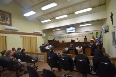 Câmara de Vereadores, Gramado, sessão, votação, antinepotismo, Lei Orgânica, dia 4 de dezembro de 2017