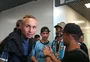 De volta à Capital, Grêmio é recebido por torcedores e repercute a morte de Verardi
