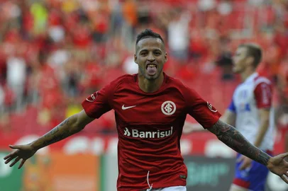 PORTO ALEGRE, RS, BRASIL, 15/04/2018 - Inter x Bahia: Jogo válido pela primeira roda do Brasileirão, que acontece no estádio Beira-Rio. Foto-Nico López.(FOTOGRAFO: MATEUS BRUXEL / AGENCIA RBS)