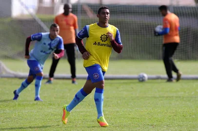 CAXIAS DO SUL, RS, BRASIL (23/04/2019)Treino do Ser Caxias no CT. Na foto, meia Leilson. (Antonio Valiente/Agência RBS)