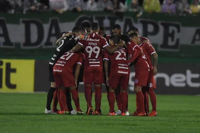 Inter enfrenta a Chapecoense na Arena Condá pela primeira rodada do Brasileirão.