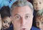 Luciano Huck visita sede da Associação Comunitária Tia Lolô, em Viamão