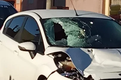 Jovem é atropelada no bairro Desvio Rizzo em Caxias do Sul.
