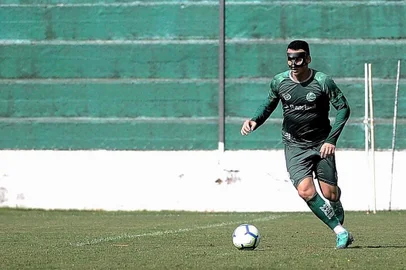  CAXIAS DO SUL, RS, BRASIL, 19/04/2019 - Depois de eliminar o Botafogo na Copa do Brasil, ainda no dia 11 de abril, o time volta a campo apenas na próxima quarta-feira (24) pela competição nacional, desta vez pela quarta fase. NA FOTO: zagueiro Sidimar. (Marcelo Casagrande/Agência RBS)