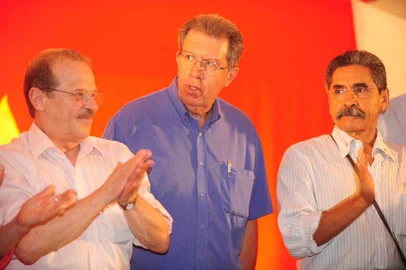  Festa dos 30 anos do PT,posse de Raul Pont na presidência do partido,lançamento da candidatura de Tarso Genro.Salão Social do Clube Caixeiros Viajantes.