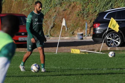  CAXIAS DO SUL, RS, BRASIL, 02/05/2019 - Juventude treina para enfrentar o Remo. NA FOTO: atacante Dalberto. (Marcelo Casagrande/Agência RBS)