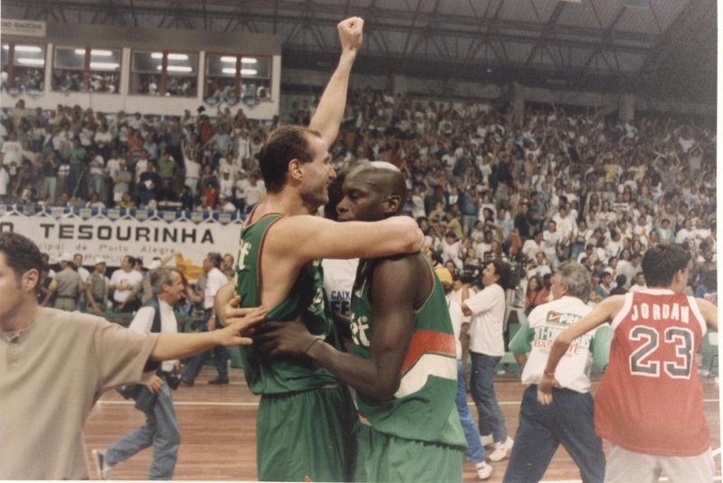Pitt Corinthians ganhou o título do forte Franca, de SPCampeões brasileiros de 1994 voltam a se reunir para festejar a conquistap. 59 Data Evento: 17/04/1994