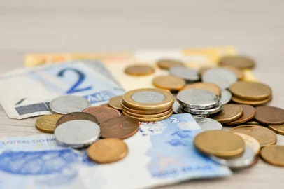 dinheiro , real , dinheiro brasileiro, moedas, salário, receita federal