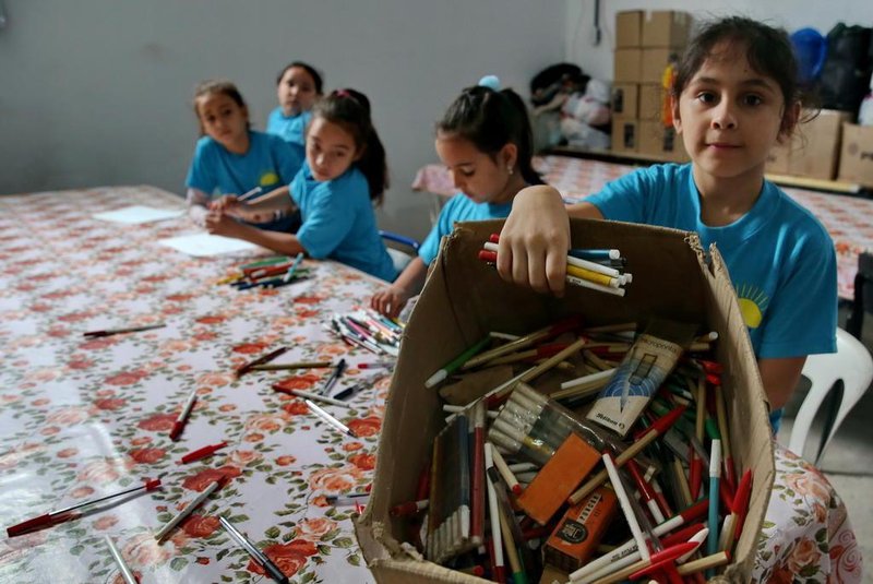  PORTO ALEGRE-RS- BRASIL- 09/05/2019- Projeto Passarte recebe 10 toneladas de materiais para reciclagem.  O projeto Passarte arrecada e reforma materiais escolares e de escritório usados através de processos gráficos e de costura.   FOTO FERNANDO GOMES/ DIÁRIO GAÚCHO.