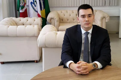 Justiça Federal de Bento Gonçalves permite que uma irmã doe óvulos para outra. Na foto, o juiz que proferiu a sentença, Eduardo Kahler Ribeiro, substituto na 1ª Vara Federal de Bento.