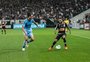 Geromel valoriza empate com o Corinthians, mas reconhecem necessidade de vitória no Brasileirão