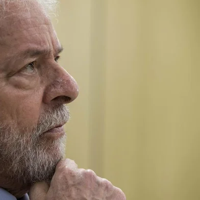 Lula concede entrevista exclusiva Ã  Folha e ao jornal El PaÃ­sCURITIBA, PR, 26.04.2019: LULA-ENTREVISTA - O ex-presidente Lula concede entrevista exclusiva Ã  Folha e ao jornal El PaÃ­s, na sede da PolÃ­cia Federal, em Curitiba, onde o petista estÃ¡ preso, nesta sexta-feira. (Foto: Marlene Bergamo/Folhapress)
