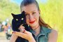 Marina Ruy Barbosa adota gato de O Sétimo Guardião