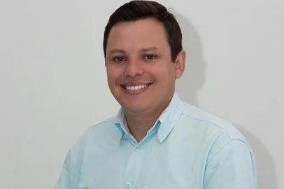Mauricio Flores , tesoureiro , PDT , caxias do sul