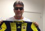 Ex-volante do Grêmio, Jailson envia camisa do Fenerbahçe de presente para Renato Portaluppi