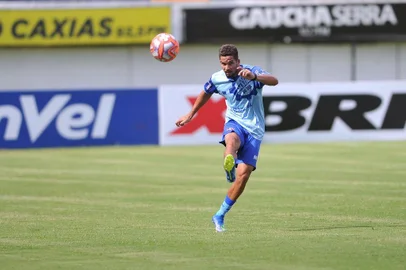  CAXIAS DO SUL, RS, BRASIL (25/01/2019)Treino do SER Caxias no Estádio Centenário em Caxias do Sul. Na foto, lateral direito Muriel. (Antonio Valiente/Agência RBS)