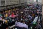  PORTO ALEGRE, RS, BRASIL - 2019.05.15 - Estudantes e professores participam de protesto, em Porto Alegre, contra os cortes na educação anunciados pelo governo Bolsonaro. (Foto: ANDRÉ ÁVILA/ Agência RBS)