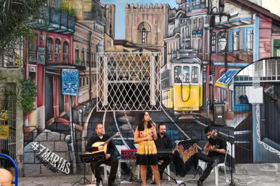Fado na cidade baixa, show do grupo Alma Lusitana