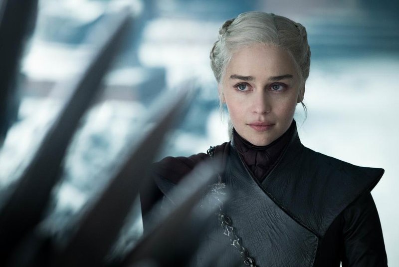Emilia Clarke: ltimas Notcias </article>
        <div class=