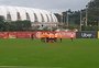Susto de Sarrafiore e visita de Guiñazu marcam treino do Inter