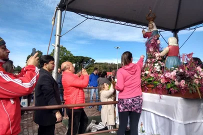 Caravaggio, missa, procissão, feriado, Farroupilha